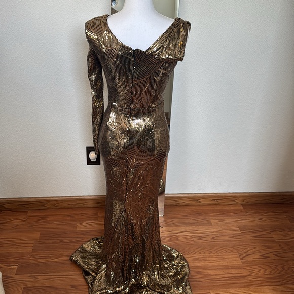 Gold Sequin Sleeveless Dress - Picture 2 of 5
